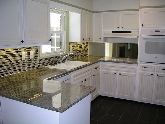 3rd image of 3607 Hershey Ln
