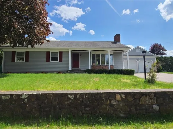 33 Achille St, Woonsocket, RI 02895