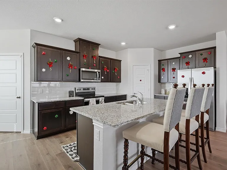 732 Thorn Creek Dr — Photo 5