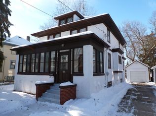 514 Bethesda Ct, Waukesha, WI 53186