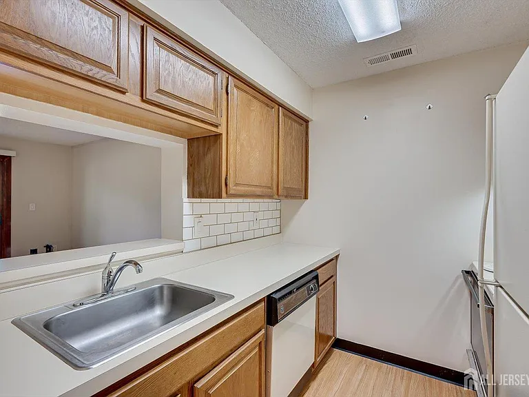 115 Ravens Crest Dr — Photo 8