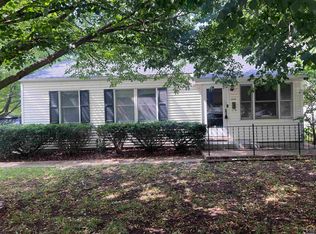 4334 SW Windsor Ct, Topeka, KS 66604