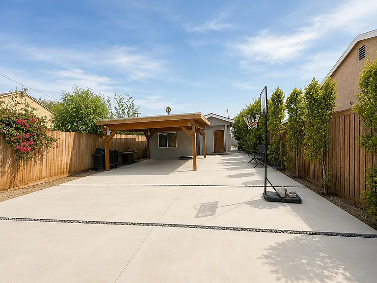 11000 Penrose St — Photo 11