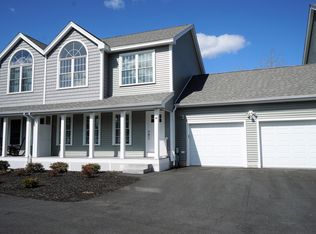 3 Hidden Meadow Ln #B, Epping, NH 03042