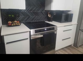 5516 16th St W #B, Bradenton, FL 34207