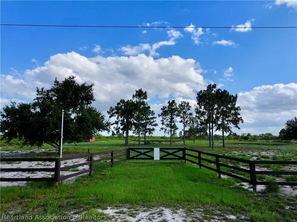 2901 Lariat Dr, Lorida, FL 33857