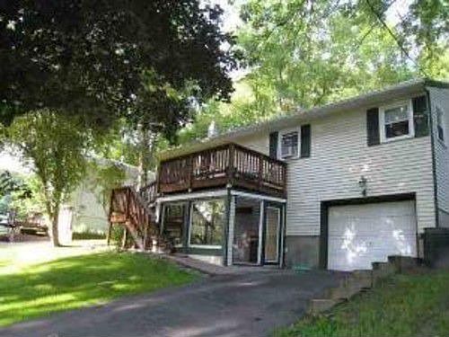1st image of 4 Normanside Dr
