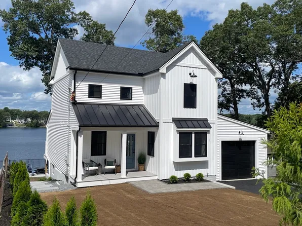 49 Lakeshore Dr, Bellingham, MA 02019