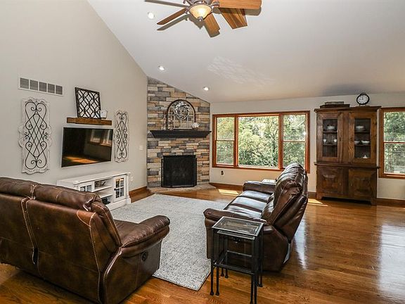 4th image of 1011 Aristides Dr