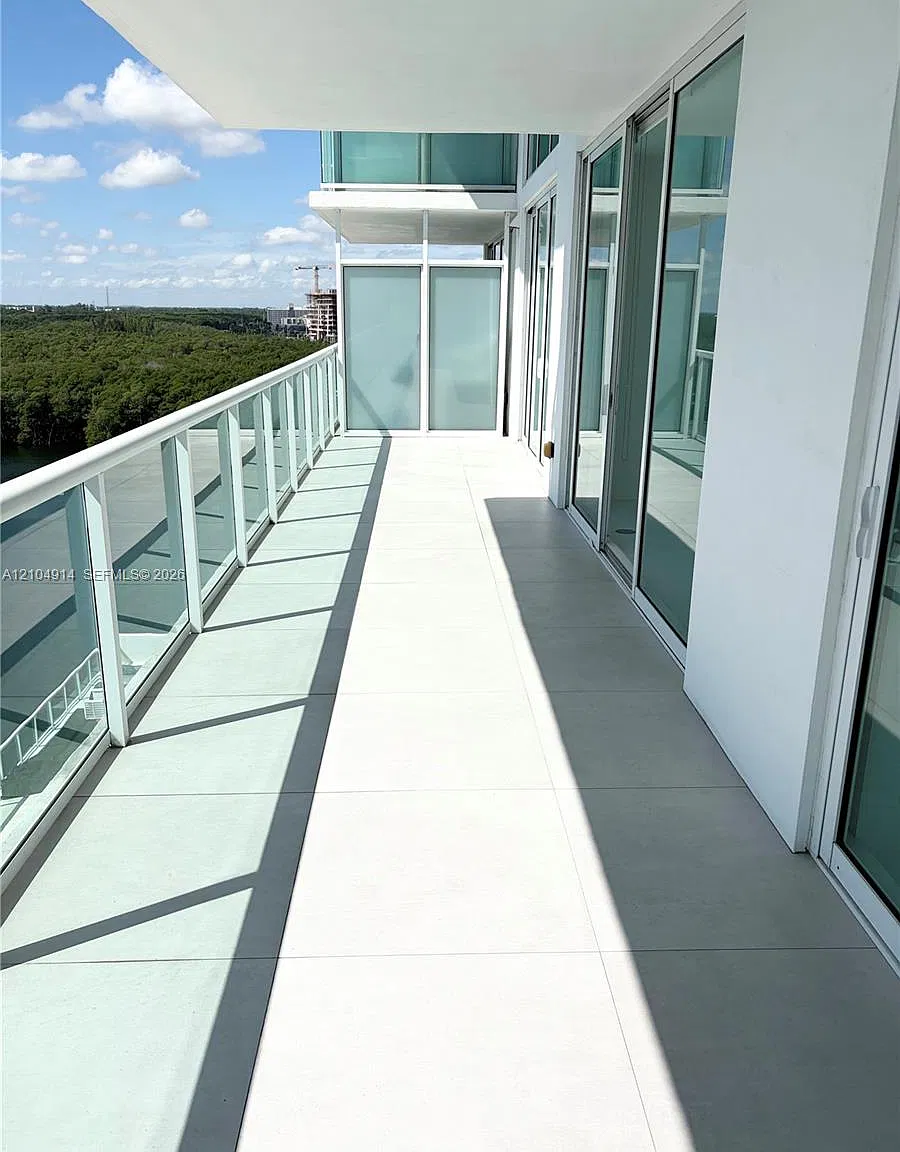 400 Sunny Isles Blvd — Photo 4