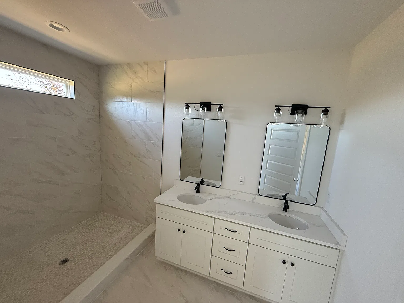4 bed, 1694 sqft, $3,800 — Photo 3