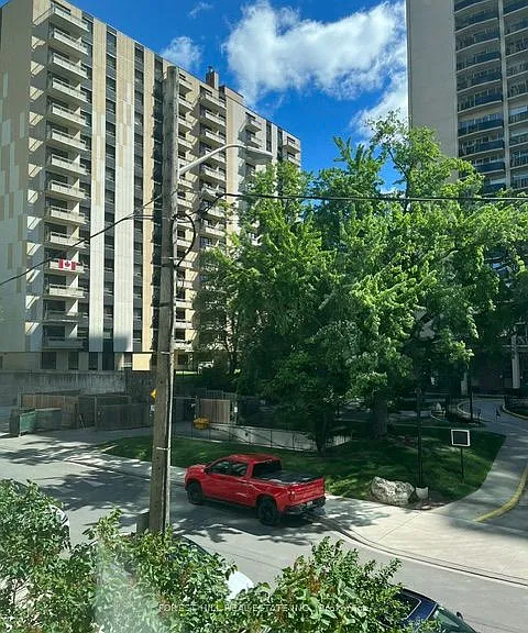 310 Tweedsmuir Ave #Townhouse 2 — Photo 36