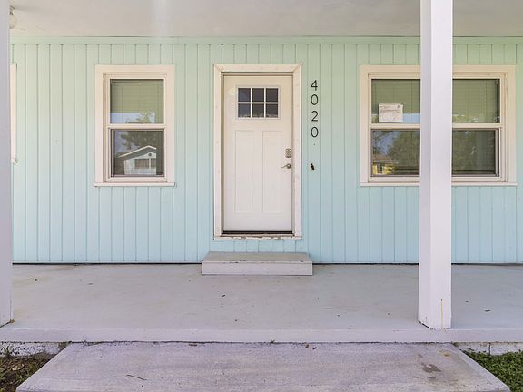 3rd image of 4020 Miramar Way S