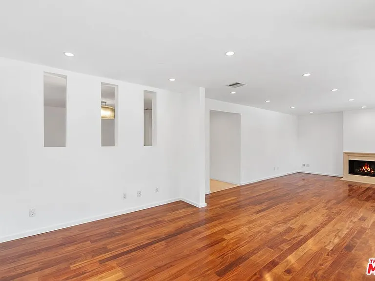 10645 Wilshire Blvd #101 — Photo 9