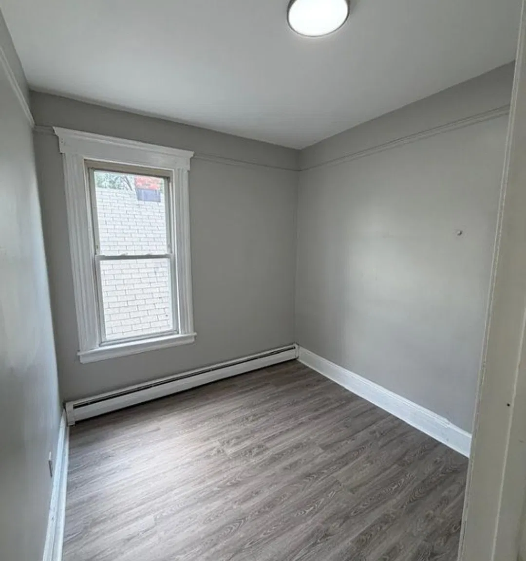 3 bed, $2,200 — Photo 3