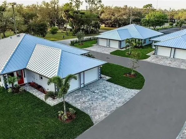 175 Village Cir, Labelle, FL 33935