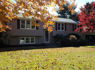 4 Old Coach Rd, Hudson, NH 03051