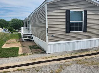 2006 Centerview Dr, Fenton, MO 63026