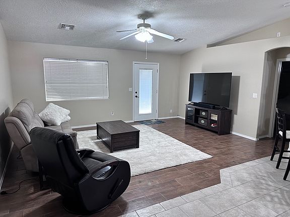3rd image of 2266 E Willowleaf Dr