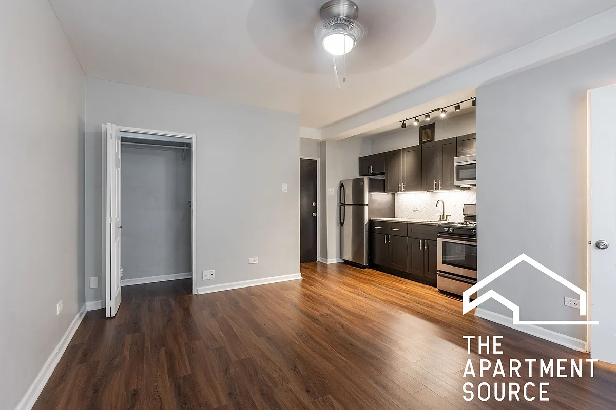 Building Photo - 1141 N La Salle Dr #514