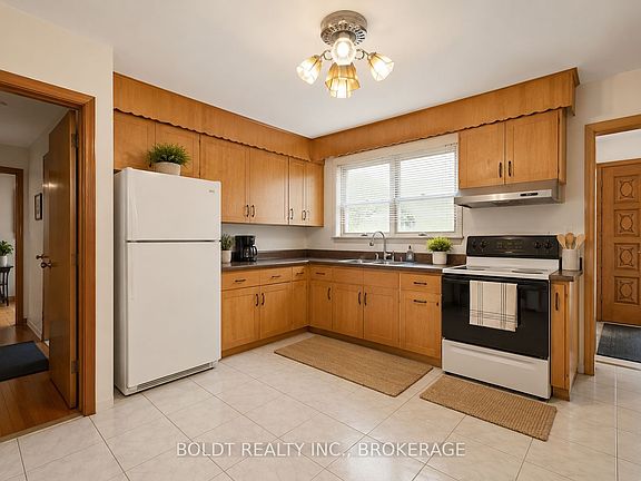 5th image of 5568 Drummond Rd