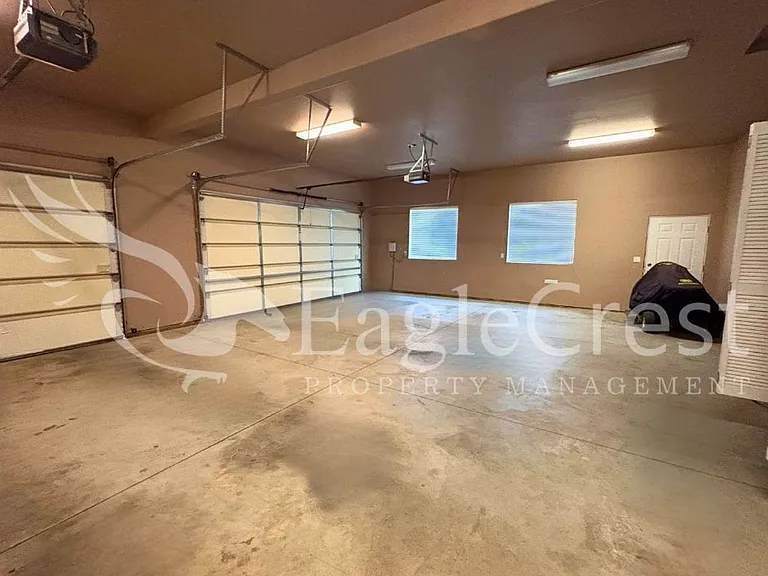 44 Vinehill Dr — Photo 54