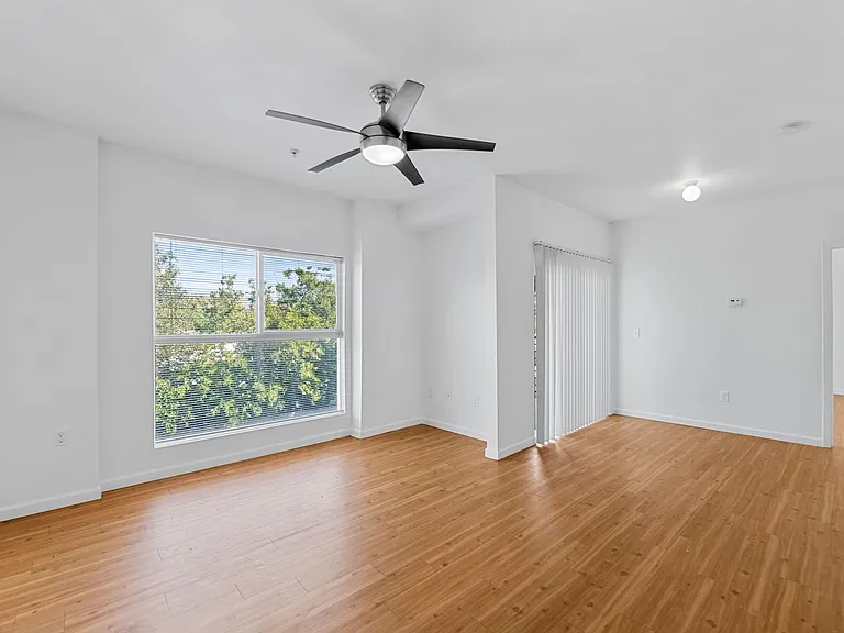 Green Spring Apartments — Photo 26