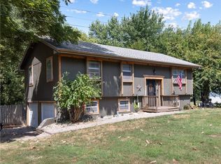 702 Cedar St, Lathrop, MO 64465