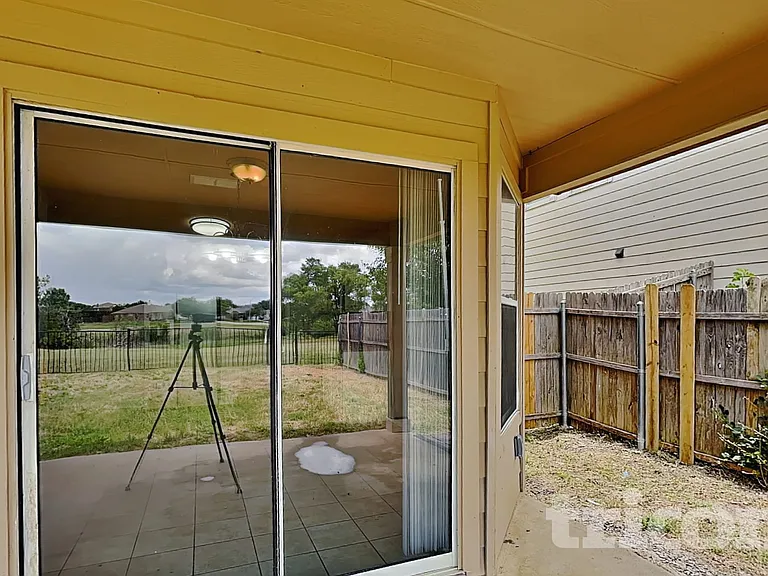 1124 Mustang Ridge Dr — Photo 16
