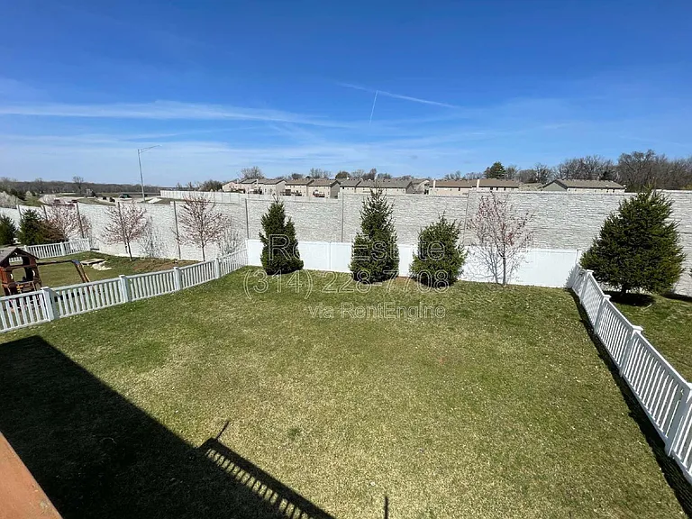 5533 Emerald Place Dr — Photo 38