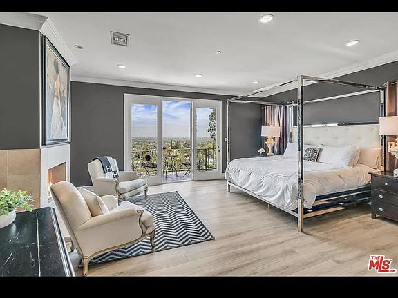 3rd image of 3648 Dixie Canyon Ave