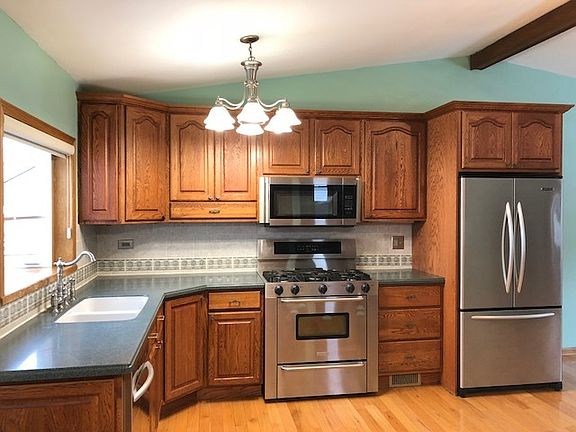 5th image of 433 Maplewood Dr