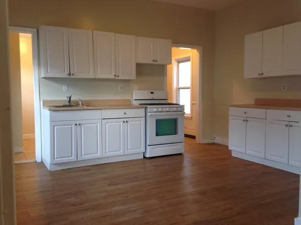 117 Branch St, Lowell, MA 01851