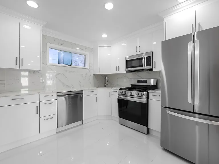 456 Jane St #B — Photo 1