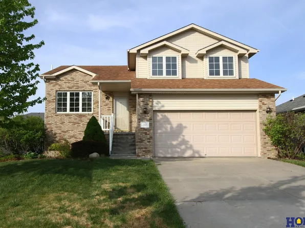 6511 River Dr, Lincoln, NE 68504