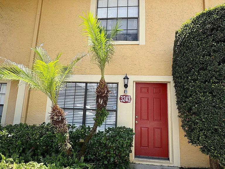 3243 Forest Oaks Ct — Photo 1