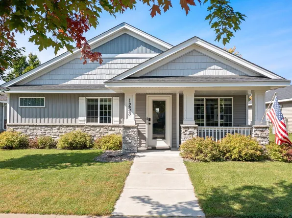 1233 Fern St S, Cambridge, MN 55008
