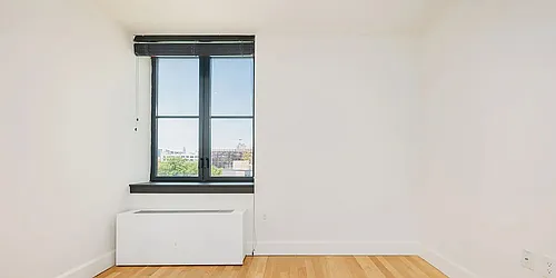 Rented by PREMIUM US INC