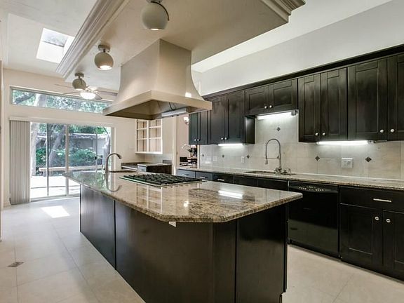5th image of 17330 Marianne Cir