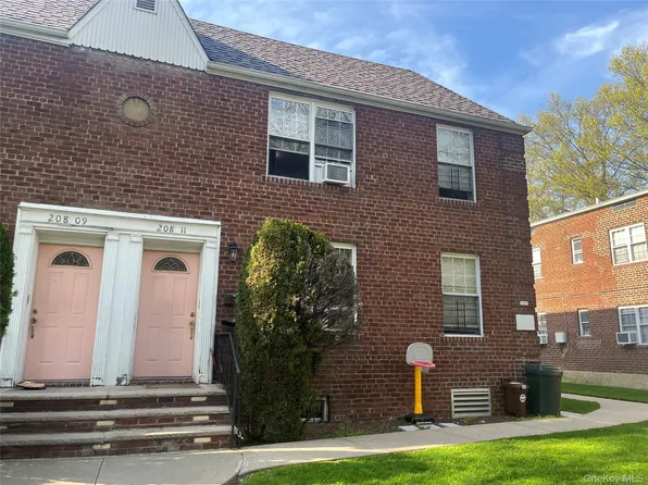 208-11 41st Ave #2, Bayside, NY 11361