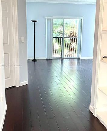 4th image of 3115 NE 184th St APT 4304