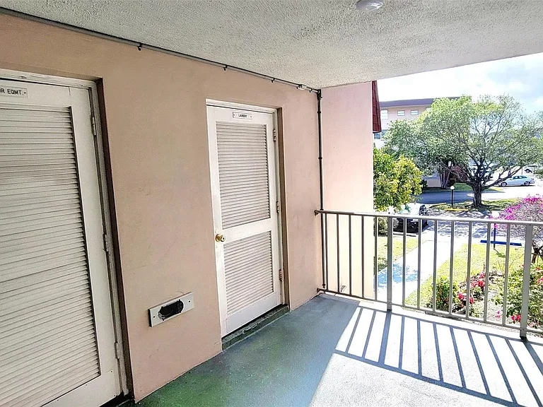 2901 NW 47th Ter #247B — Photo 21