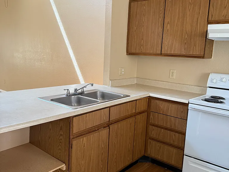 5223 W Myrtle Ave #106 — Photo 8