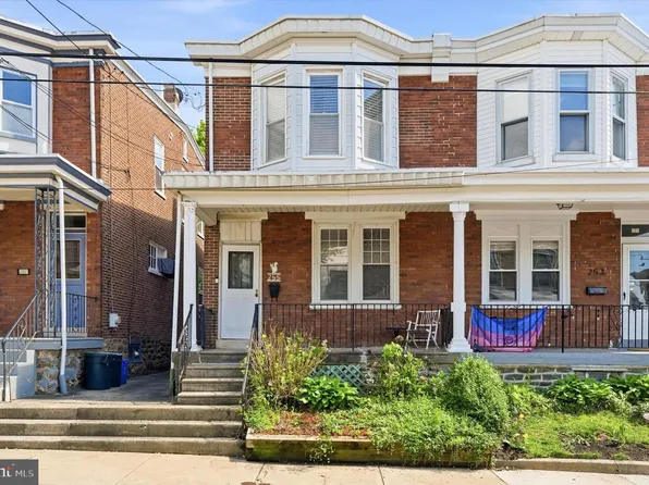 255 Dupont St, Philadelphia, PA 19128