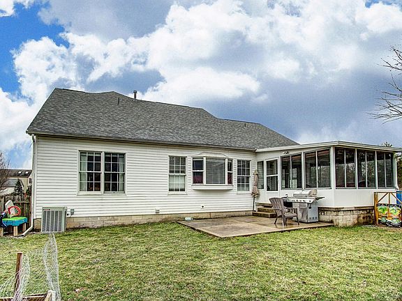 2nd image of 6393 Fountainview Ct