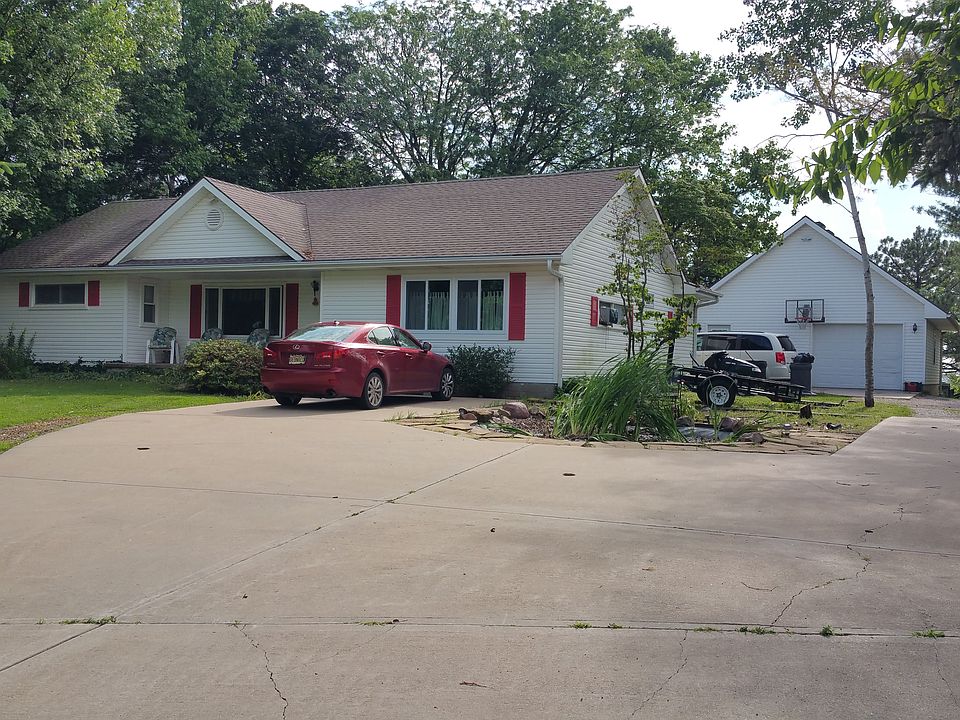 1st image of 25287 Tonganoxie Dr