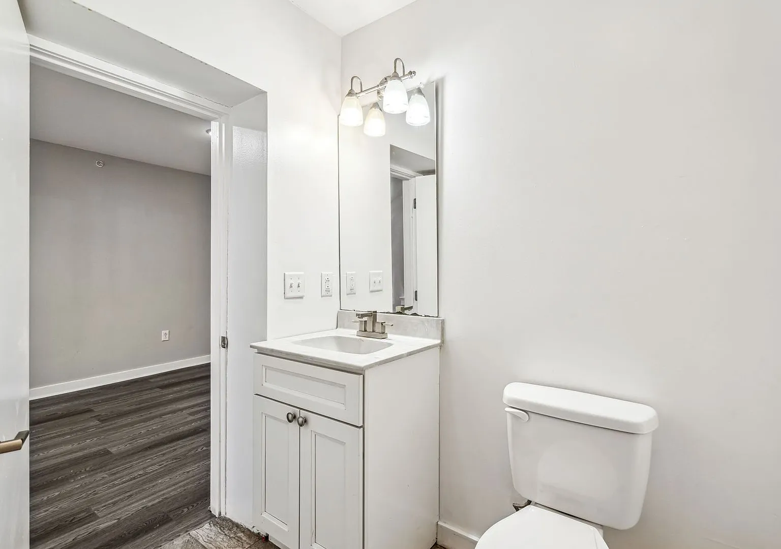 2 bed, 900 sqft, $1,490 — Photo 4