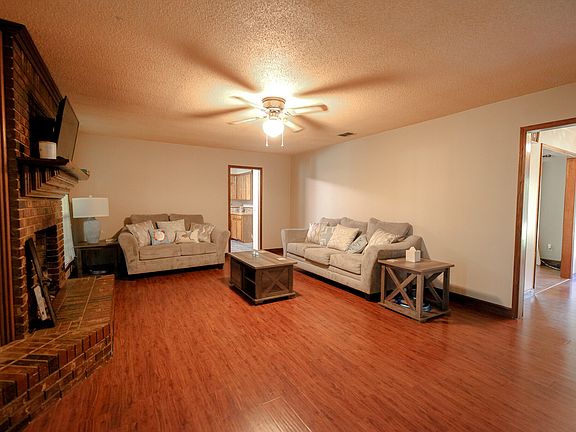2nd image of 135 Southwood Dr