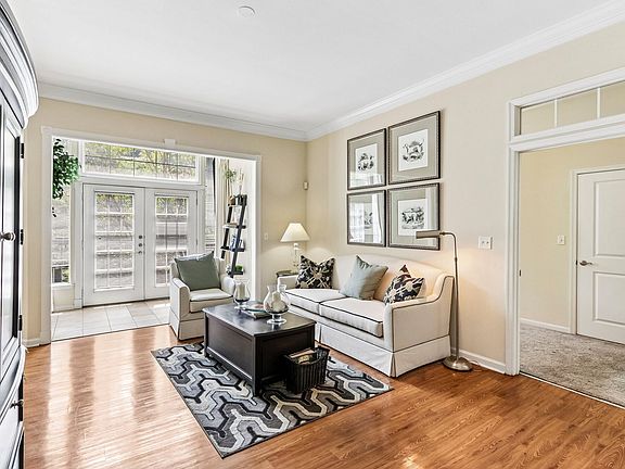 2nd image of 4055 Ridge Ave #106