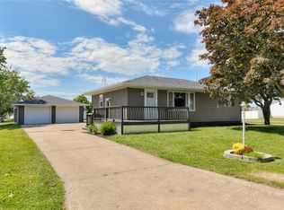 208 W Pleasant St, Monroe, IA 50170